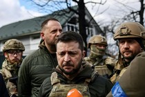 Ukrainian president Zelenskyy with his troops.