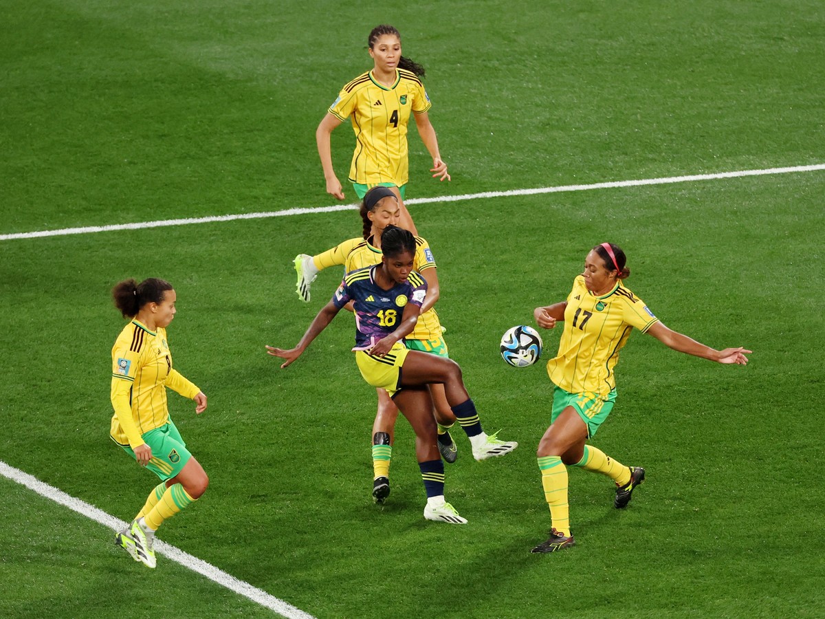 Top 15 Brazilian Women Football Players of All Time - Discover