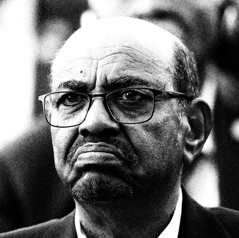 photo of man frowning in glasses