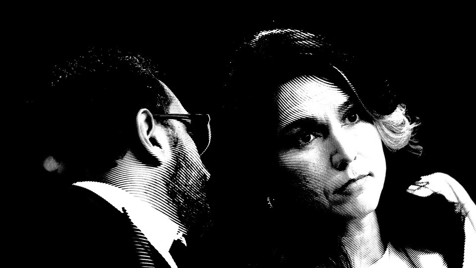 圖爾西·加巴德 (Tulsi Gabbard) 和卡什·帕特爾 (Kash Patel) 的黑色插圖