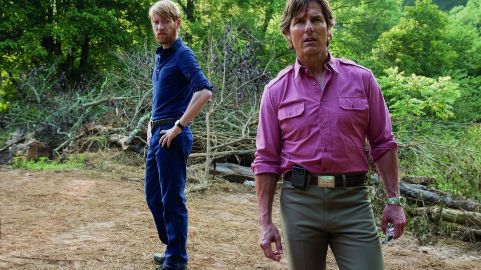 Domhnall Gleeson and Tom Cruise in 'American Made'