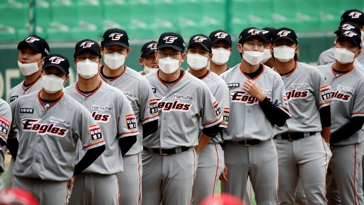 The Surreality of Watching Korean Baseball Now - The Atlantic