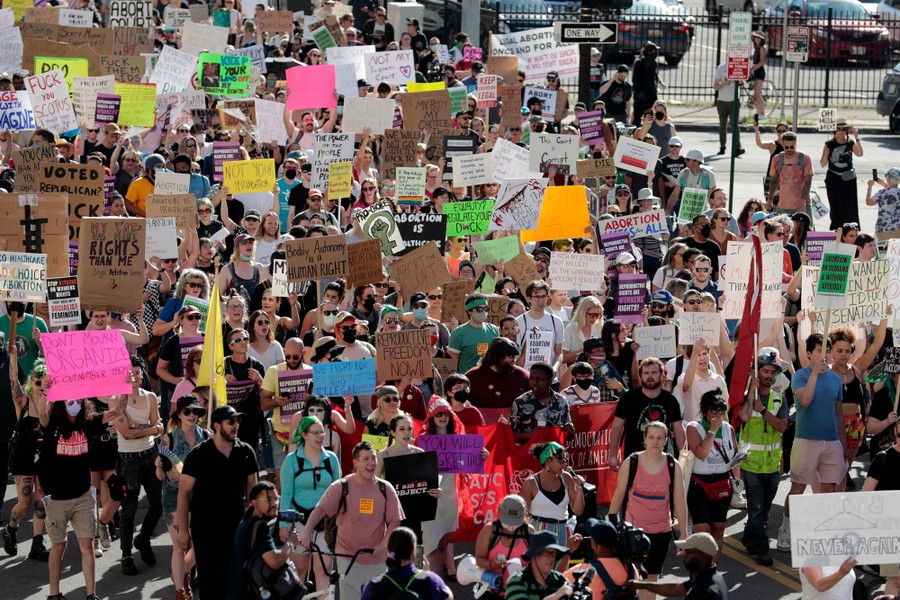 Photos: Protests Against the Overturning of Roe - The Atlantic