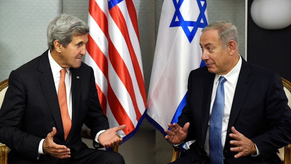 U.S. Secretary of State John Kerry (L) meets with Israeli Prime Minister Benjamin Netanyahu in Manhattan, New York, U.S., September 23, 2016.