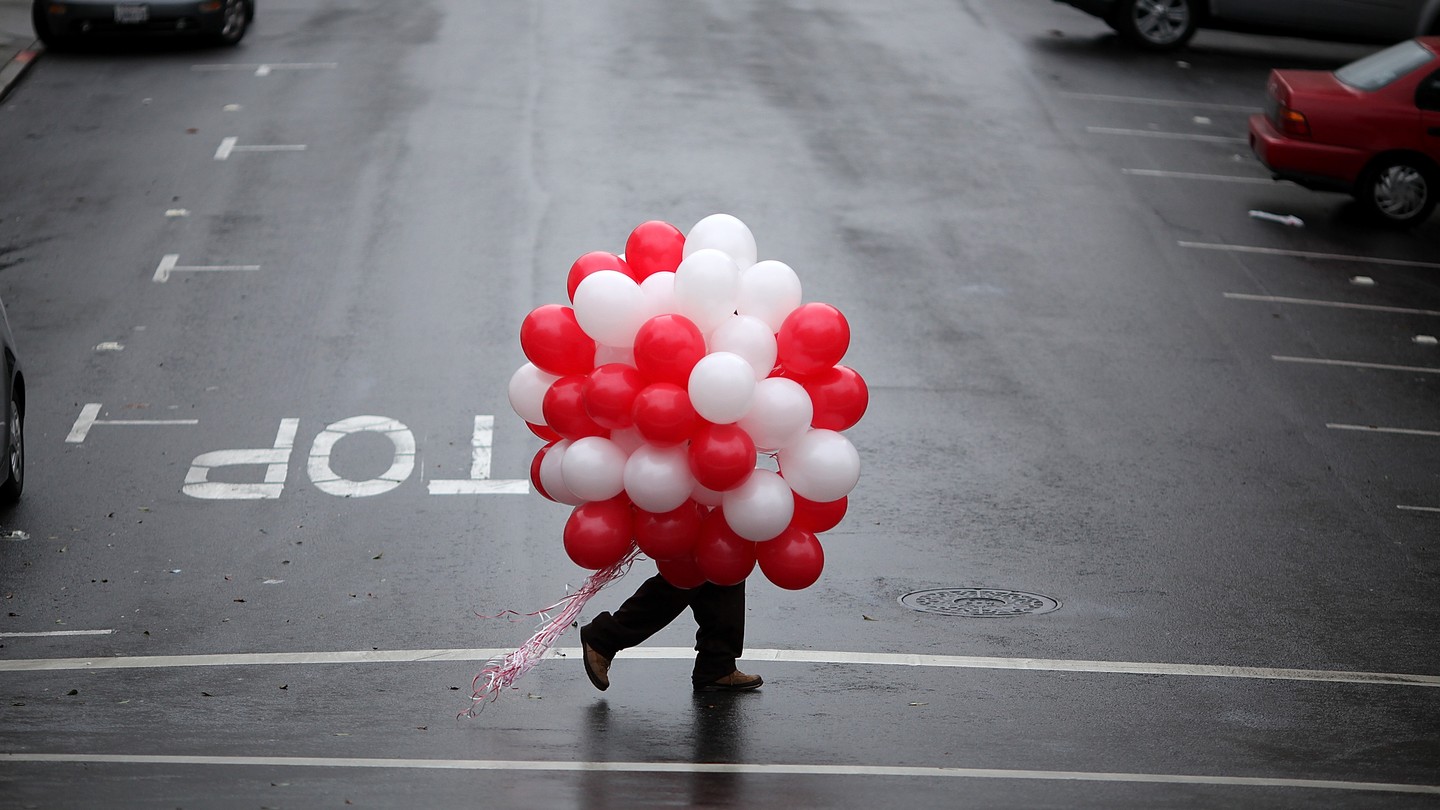 https://cdn.theatlantic.com/thumbor/yiby4oz6e5bkDjBL7nHWm15iJg0=/0x261:2999x1949/1440x810/media/img/mt/2020/02/GettyImages_109082240/original.jpg