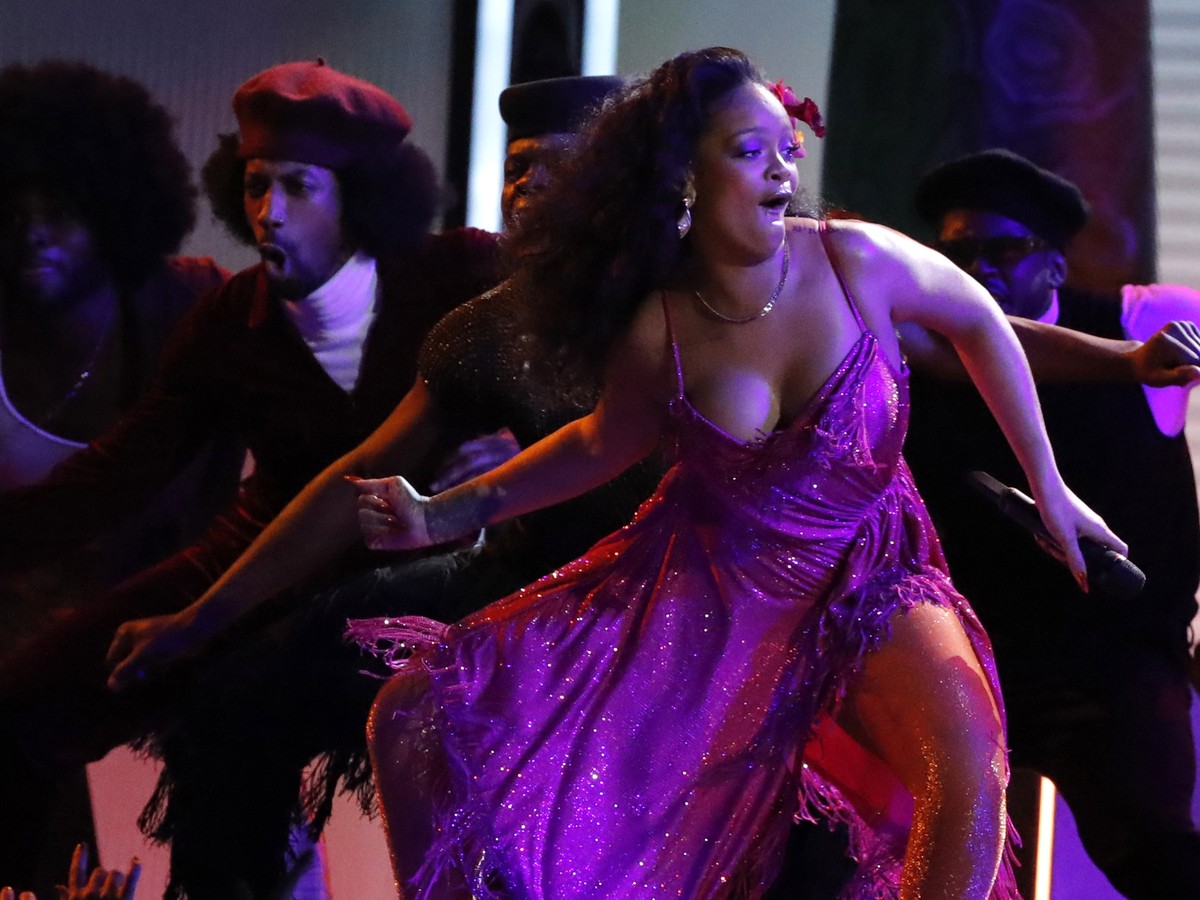 Rihanna's 'Wild Thoughts' Grammys Dance Explained by Director Philippa  Price - The Atlantic