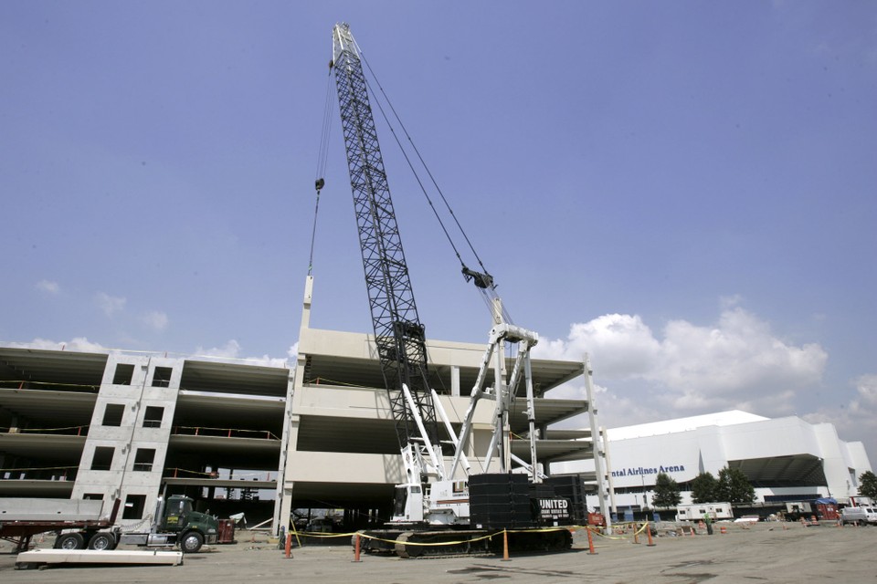 American Dream mall sued by construction creditors.