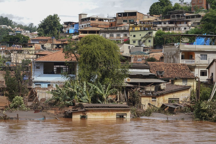 Photos Heavy Rainfall Causes Severe Flooding in Brazil The Atlantic
