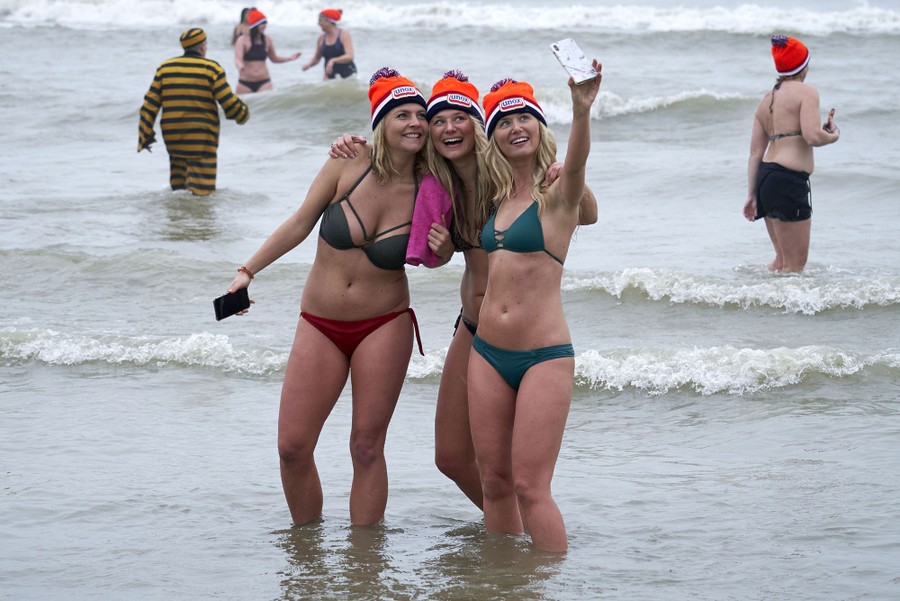Photos: 2020 New Year’s Celebrations Around the World - The Atlantic