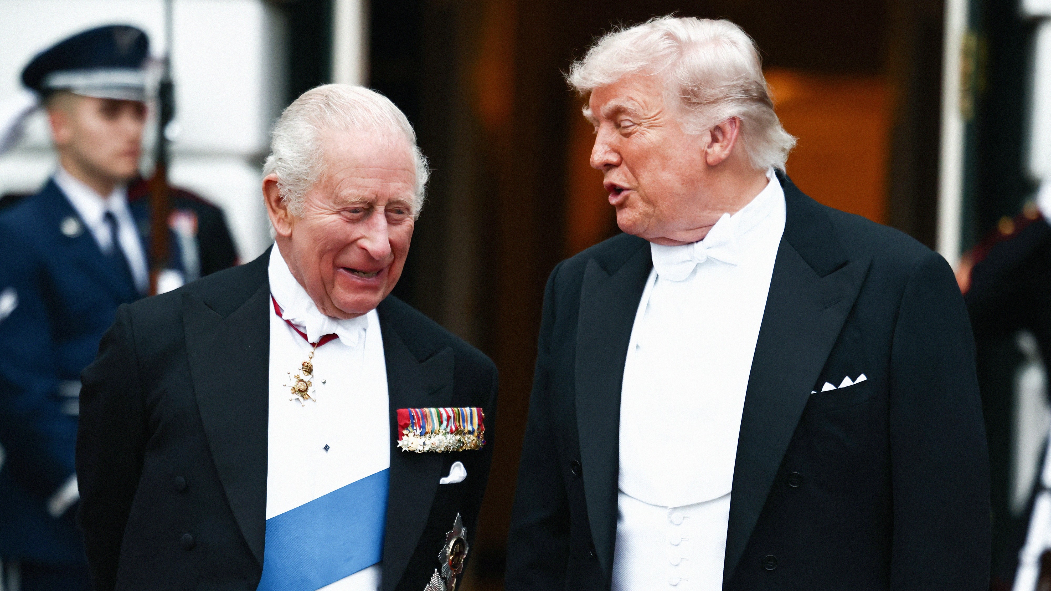 memeorandum: The King's Admirer in Chief (Matt Viser